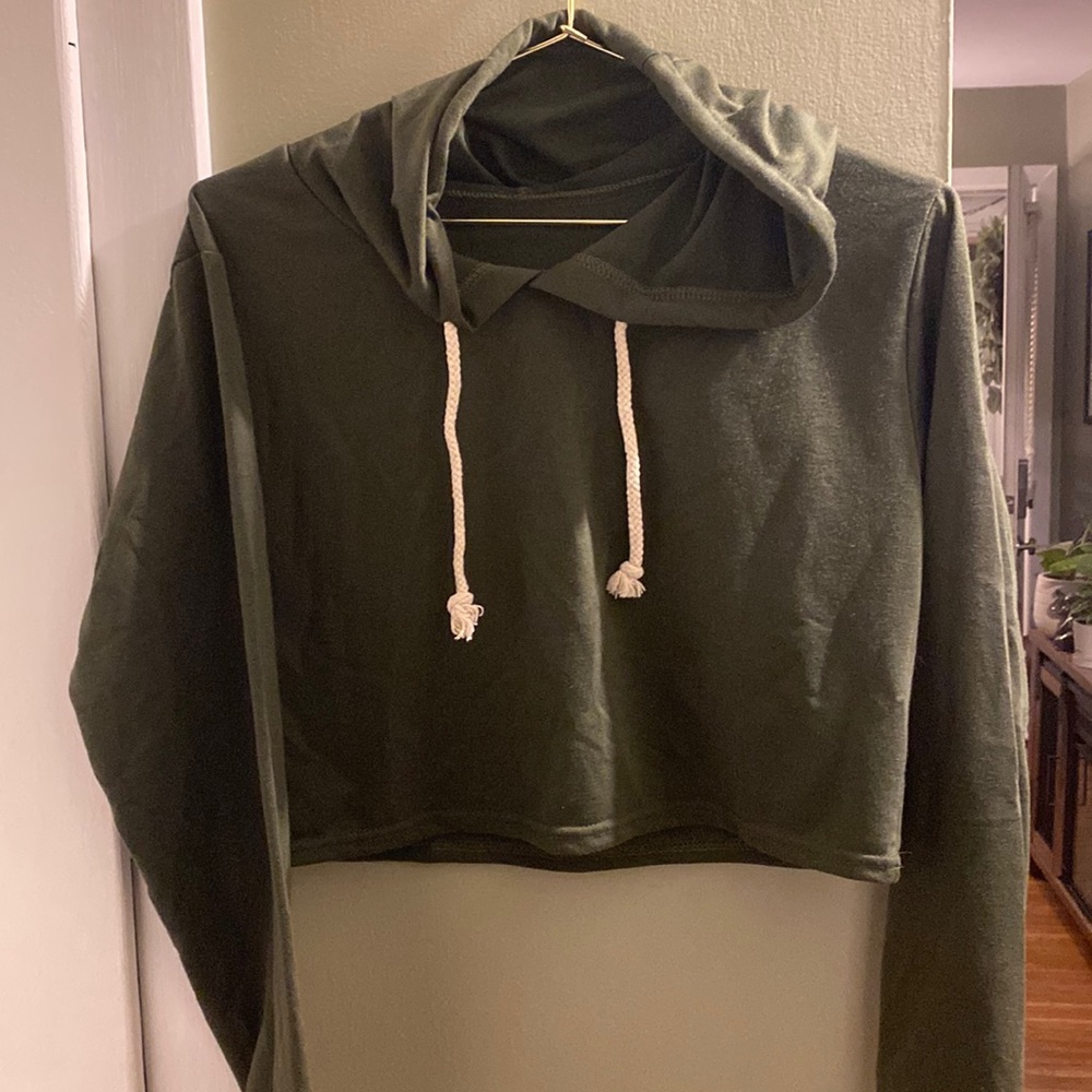 SALE🌟 3 for $12 crop top hoodie